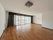 Departamento de 3 dormitorios con cochera en zona Río