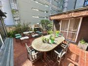 Departamento de 3 dormitorios con patio. Cochera