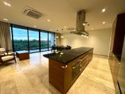 Departamento de 3 recámaras + cuarto de servicio, en...