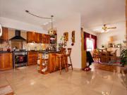 Departamento de 3 dormitorios con balcon al frente |...