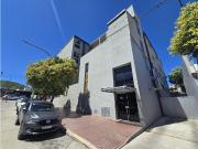 DEPARTAMENTO DE CATEGORIA, COCHERA. SOBRE AVENIDA...