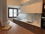 Departamento de cuatro ambientes a la calle con terraza...