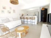 Departamento de dos ambientes con jardín en alquiler...