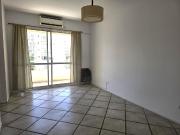 Departamento de dos ambientes en edificio torre. Pileta...