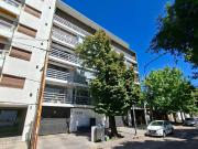 Departamento de dos dormitorios con balcon y cochera