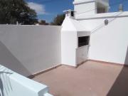 Departamento de dos dormitorios con patio y asador en...