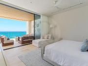 Departamento de lujo en exclusivo residencial frente al mar