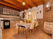 Departamento de pasillo de 4 dormitorios, Pichincha