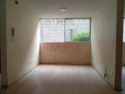 Departamento De Primer Piso Y Cochera Dentro De...