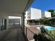 Departamento de un dormitorio y cochera en venta en La Plata