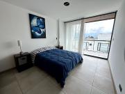 Departamento de venta en san juan de cumbayá con balcón...