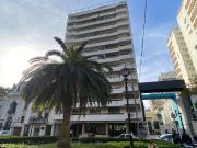Departamento dos dormitorios frente a Plaza Pringles