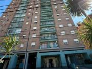Departamento en 3 Ambientes con Cochera Edificio...