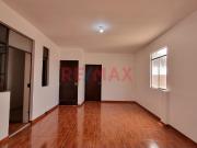 Departamento En Alquiler 4To Piso Con Azotea