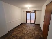 DEPARTAMENTO EN ALQUILER CENTRO CON HERMOSO PATIO UN...