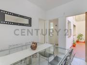 Departamento en alquiler con Patio y cochera en La plata...