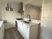 Departamento en alquiler de tres ambientes con galería...