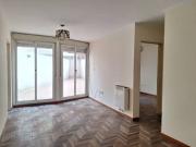 Departamento En Alquiler De Un Dormitorio con Patio en...