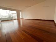 DEPARTAMENTO EN ALQUILER MALECÓN CISNEROS, CON BALCÓN EN...