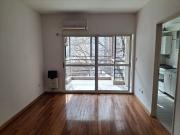 Departamento en alquiler V.Urquiza dos amb.c/bcón