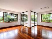 Departamento en arriendo c/ estacionamiento en Parque Arauco