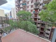 Departamento en monoambiente dividido con balcón Mario...