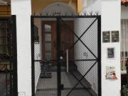 Departamento en PB con Fondo. Vicente Lopez al 200 Ramos...