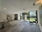 Departamento en planta baja con cuarto servicio y 3...