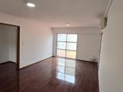 Departamento en primer piso por escalera, de 4 ambientes...