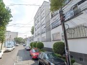 Departamento en remate bancario en colonia Portales,...