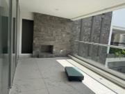 Departamento en renta en Cumbayá – Terraza, chimenea y...