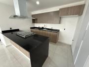 Departamento en RENTA en Torres Colón frente a estación...