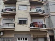 Departamento en torre con balcon al frente