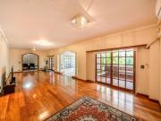 Departamento en venta 4 Dormitorios 3 Baños Cochera...