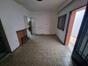 Venta casa de pasillo Pichincha Rosario. Reciclar