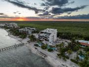 Departamento en venta con frente de playa en Tulum 704