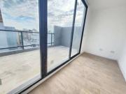 Monoambiente en venta con terraza propia, a estrenar !