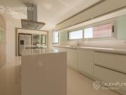 Departamento en venta de 3 dormitorios y dependencia...