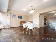 Semipiso en Venta de 4 Dormitorios con Cochera, Apto...