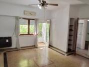 Departamento en venta de dormitorios con patio y balcón...