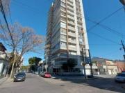 Departamento en venta de dos ambientes con doble balcón...