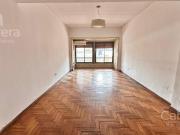 Departamento en venta de dos dormitorios con cochera en...