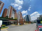 Departamento en venta en Hacienda de las Palmas piso bajo
