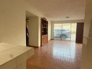 Departamento en venta en planta baja cercano a Av....