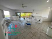 Depto con terraza, salida al jardín y vista al mar