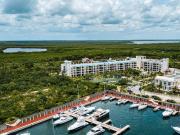 Departamento en venta en Residencial La Amada, frente al mar