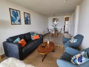 Impecable y luminoso departamento con vista al mar,...