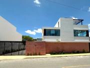 Departamento equipado, en planta baja, con jardín