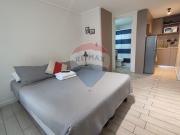 Departamento estudio con balcón a pasos de metro