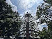 Departamento exterior con balcón en renta en Campos Elíseos